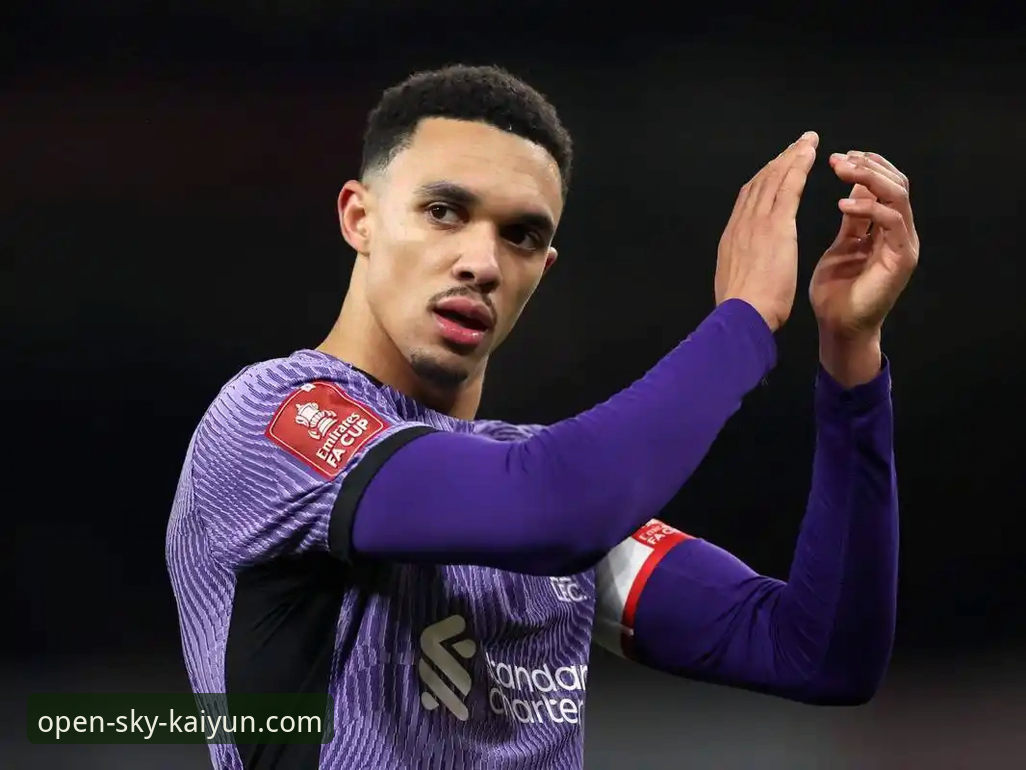 皇马球星阿诺德训练场外小插曲最新动态，开云体育平台同步呈现高清现场